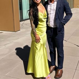 Bonheur d’amour chartreuse gorgeous slip dress size Small